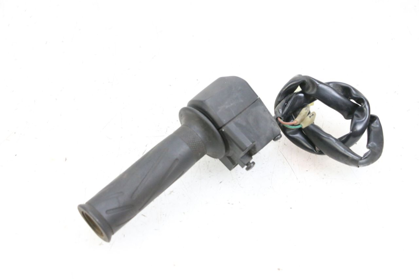 photo de COMANDO DIREITO YAMAHA X-MAX XMAX 125 (2010 - 2013) - Zoom do estado de desgaste