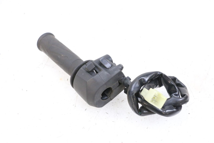 photo de COMANDO DIREITO YAMAHA X-MAX XMAX 125 (2010 - 2013) - Pontos de fixação