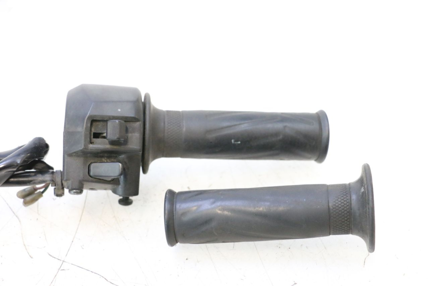 photo de COMANDO DIREITO YAMAHA X-MAX XMAX 125 (2010 - 2013) - Detalhe da peça