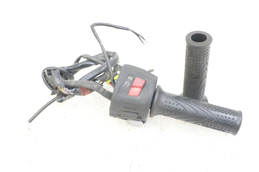 photo de COMANDO DIREITO PIAGGIO X10 125 (2012 - 2017) - Vista principal
