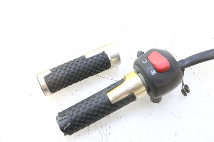 photo de COMUTADOR DIREITO YAMAHA XP T-MAX ABS 500 (2005 - 2005) - Ampliação técnica