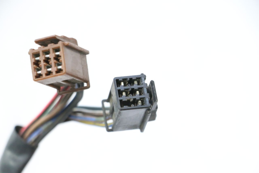 photo de COMUTADOR DIREITO YAMAHA XP T-MAX ABS 500 (2005 - 2005) - Estado da superfície