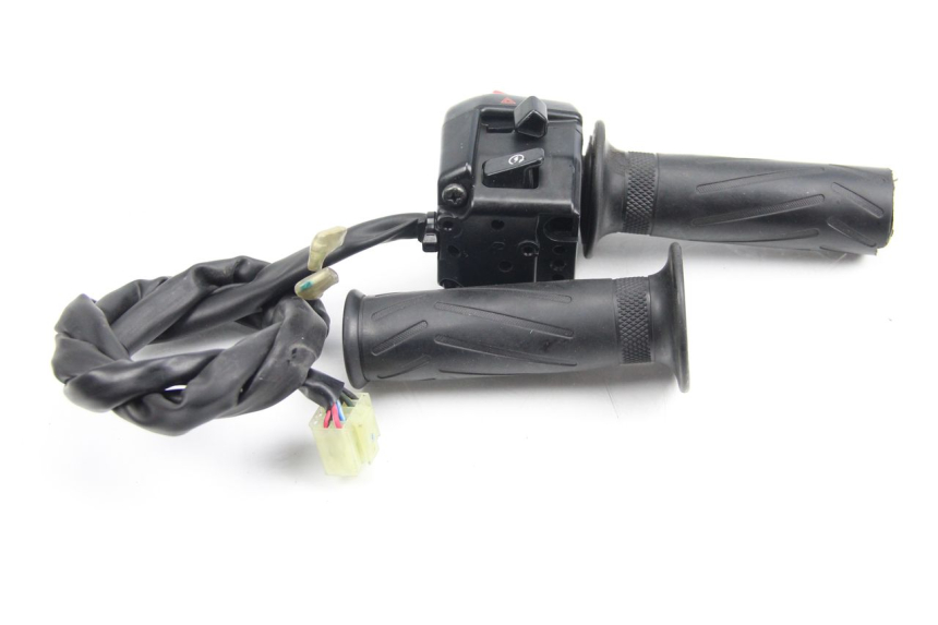 photo de COMANDO DIREITO YAMAHA XP T-MAX TMAX 500 (2008 - 2012) - Zoom do estado de desgaste
