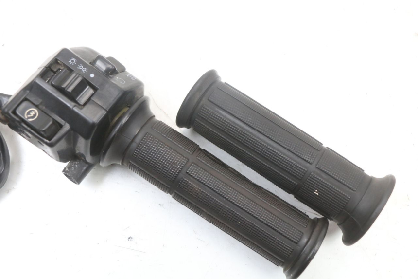 photo de COMANDO DIREITO SYM XS 125 (2007 - 2016) - Detalhe da peça