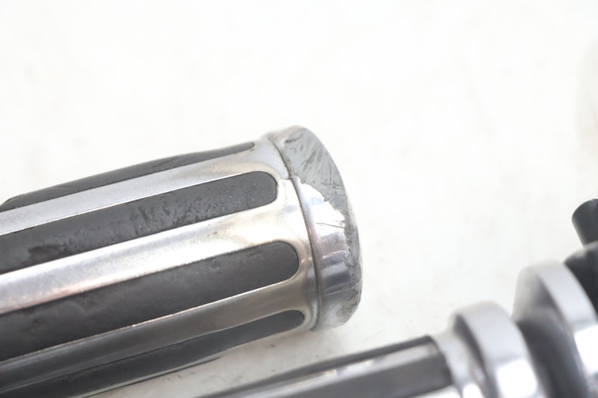 photo de COMANDO DIREITO YAMAHA XV VIRAGO 535 (1988 - 2004) - Pontos de fixação