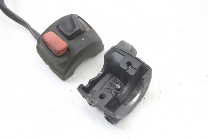 photo de COMANDO DIREITO YAMAHA BW'S NG NEXT GENERATION 50 (1996 - 2003) - Outro ângulo de visão