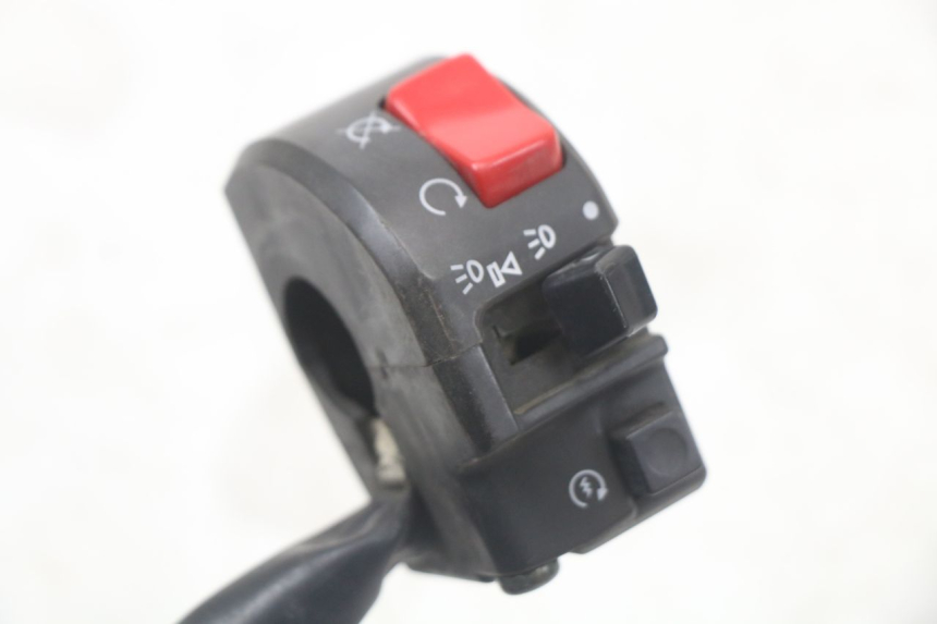 photo de COMANDO DIREITO YAMAHA FJR ABS 1300 (2006 - 2012) - Zoom do estado de desgaste