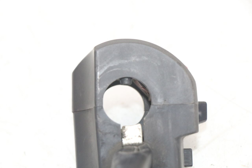 photo de COMANDO DIREITO YAMAHA FJR ABS 1300 (2006 - 2012) - Pontos de fixação