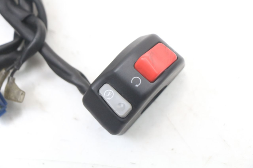 photo de COMANDO DIREITO YAMAHA FZ1 FAZER 1000 (2007 - 2009) - Zoom do estado de desgaste