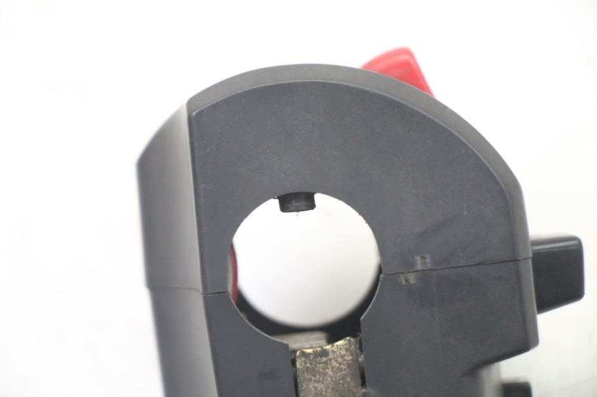 photo de COMANDO DIREITO YAMAHA FZS FAZER 600 (2001 - 2003) - Pontos de fixação