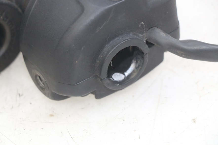 photo de COMANDO DIREITO YAMAHA YP MAJESTY 125 (1998 - 2001) - Outro ângulo de visão
