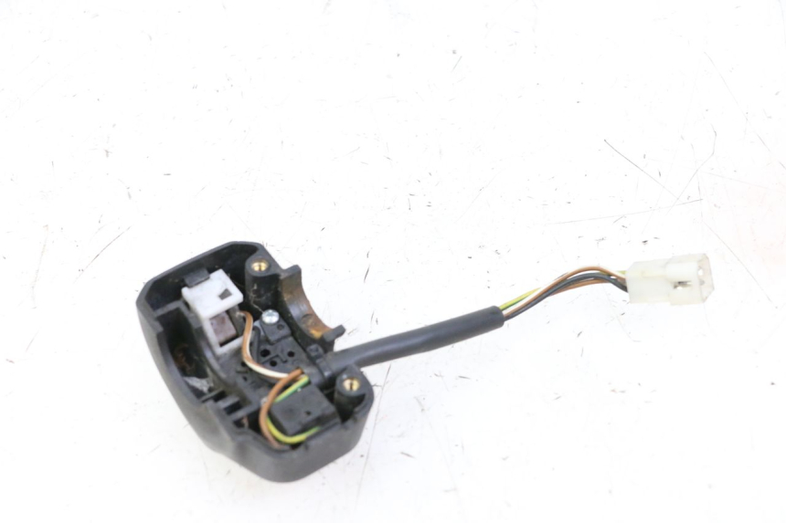 photo de COMANDO DIREITO YAMAHA YP MAJESTY 125 (2002 - 2006) - Zoom do estado de desgaste