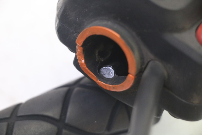 photo de COMANDO DIREITO YAMAHA YP MAJESTY 125 (2007 - 2010) - Pontos de fixação