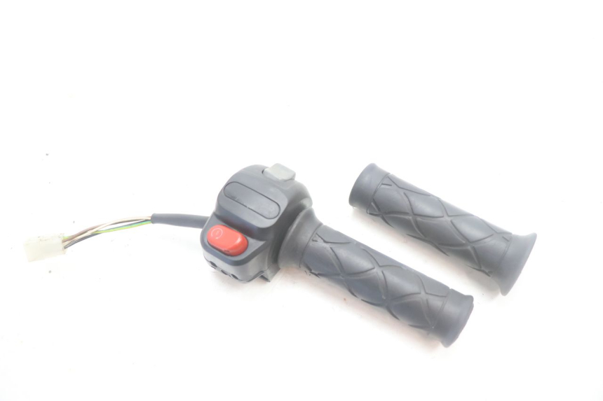 photo de COMANDO DIREITO YAMAHA YP MAJESTY 125 (2007 - 2010) - Vista principal
