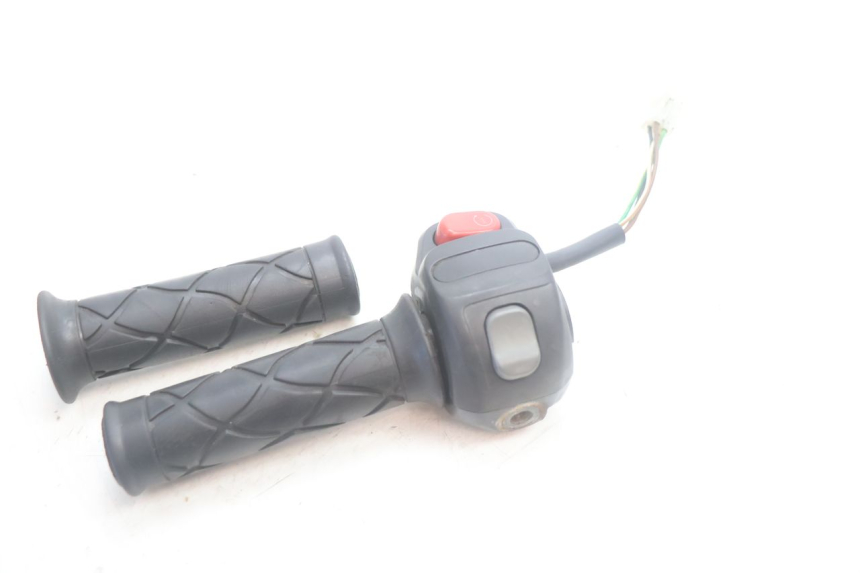 photo de COMANDO DIREITO YAMAHA YP MAJESTY 125 (2007 - 2010) - Ampliação técnica