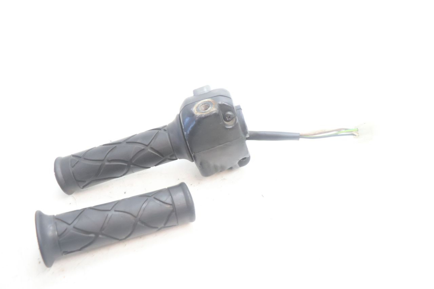 photo de COMANDO DIREITO YAMAHA YP MAJESTY 125 (2007 - 2010) - Vista geral