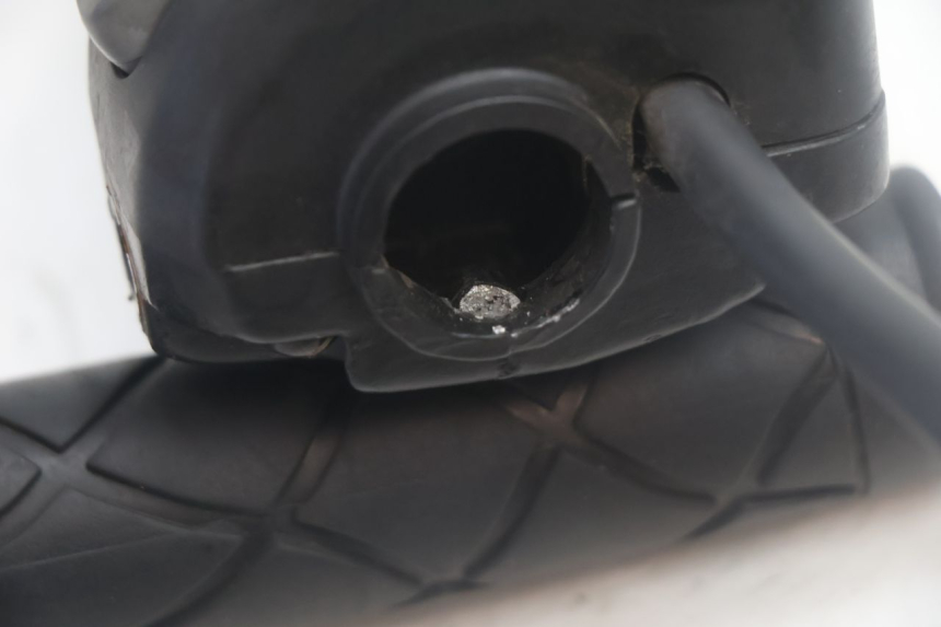 photo de COMANDO DIREITO YAMAHA YP MAJESTY 125 (2007 - 2010) - Estado da superfície