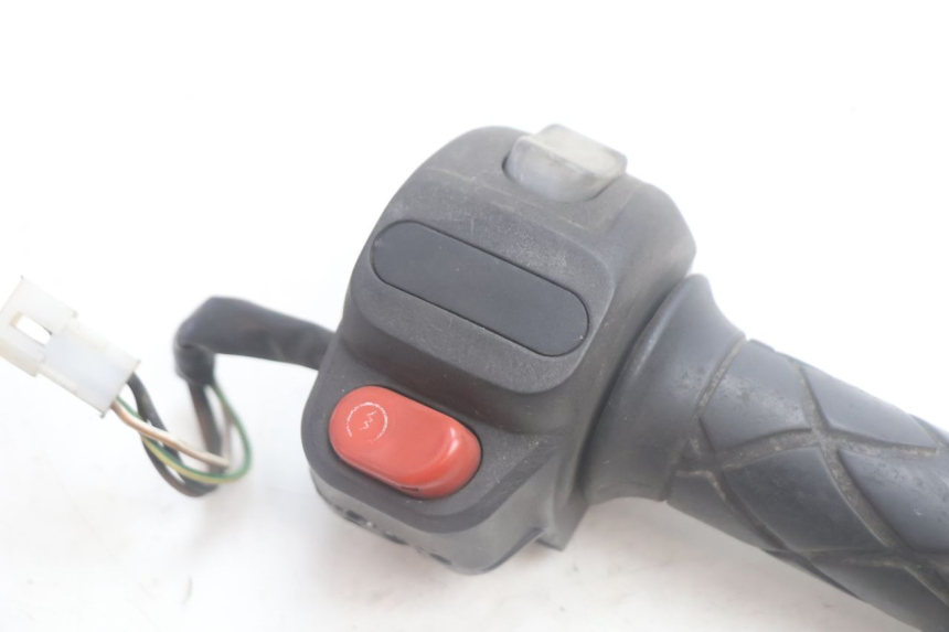 photo de COMANDO DIREITO YAMAHA YP MAJESTY 125 (2002 - 2006) - Detalhe da peça