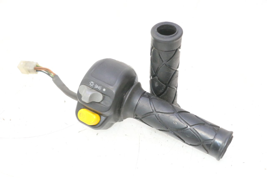 photo de COMANDO DIREITO YAMAHA YP MAJESTY 125 (1998 - 2001) - Vista principal