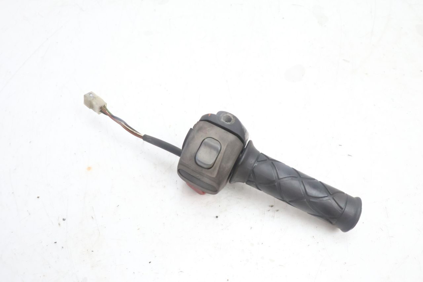 photo de COMANDO DIREITO YAMAHA YP MAJESTY 125 (2007 - 2010) - Detalhe da peça