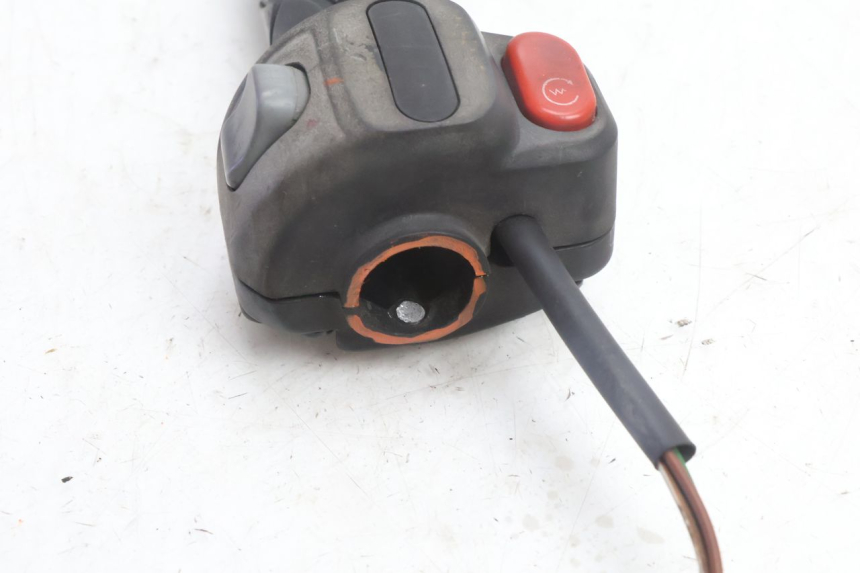photo de COMANDO DIREITO YAMAHA YP MAJESTY 125 (2007 - 2010) - Outro ângulo de visão