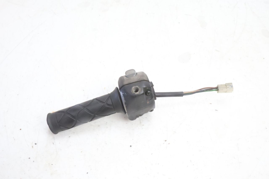 photo de COMANDO DIREITO YAMAHA YP MAJESTY 125 (2007 - 2010) - Pontos de fixação