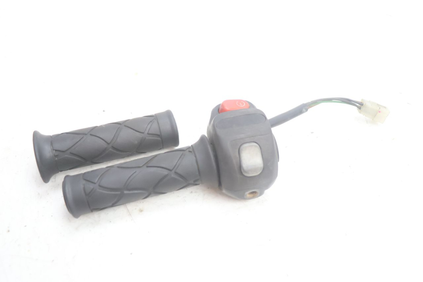 photo de COMANDO DIREITO YAMAHA YP MAJESTY 125 (2002 - 2006) - Outro ângulo de visão