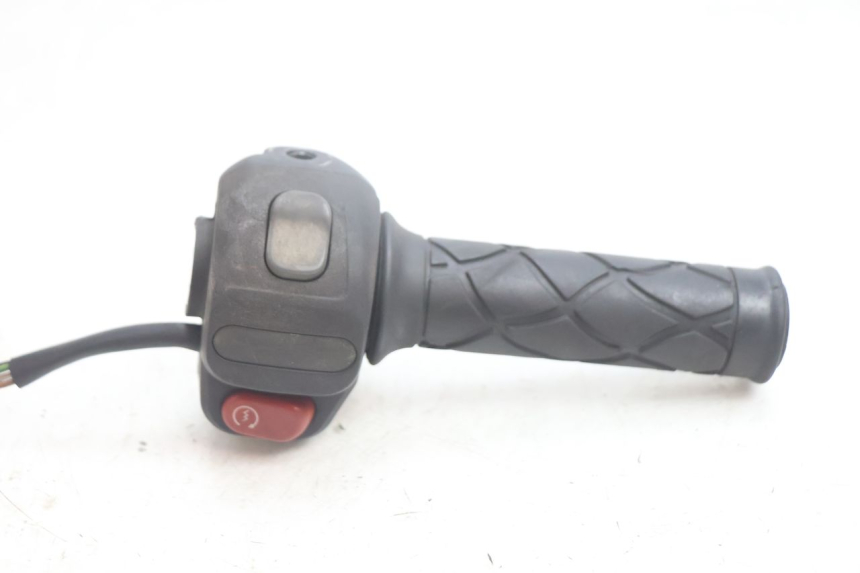 photo de COMANDO DIREITO YAMAHA YP MAJESTY 125 (2002 - 2006) - Outro ângulo de visão