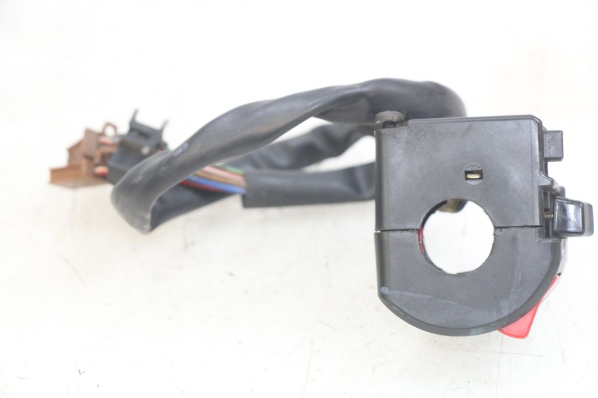 photo de COMANDO DIREITO YAMAHA YZF R THUNDERCAT 600 (1996 - 2003) - Outro ângulo de visão