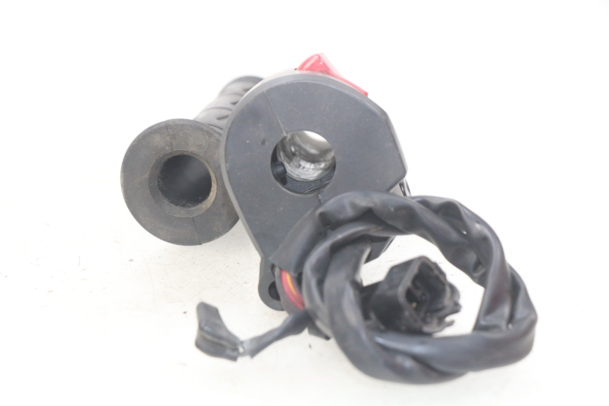 photo de COMANDO DIREITO KAWASAKI Z S 750 (2003 - 2006) - Detalhe da peça
