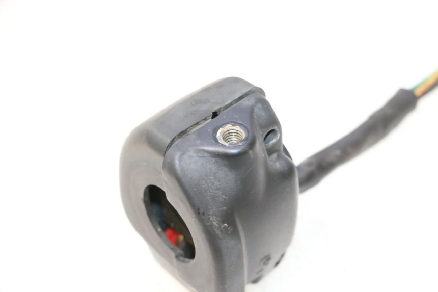 photo de COMANDO DIREITO UNIVERSAL BIKE ZN50QT-11B 50 (2018 - 2021) - Pontos de fixação