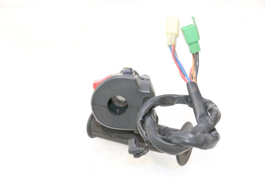 photo de COMANDO DIREITO KAWASAKI ZX-6R ZX6R 600 (1995 - 1997) - Outro ângulo de visão