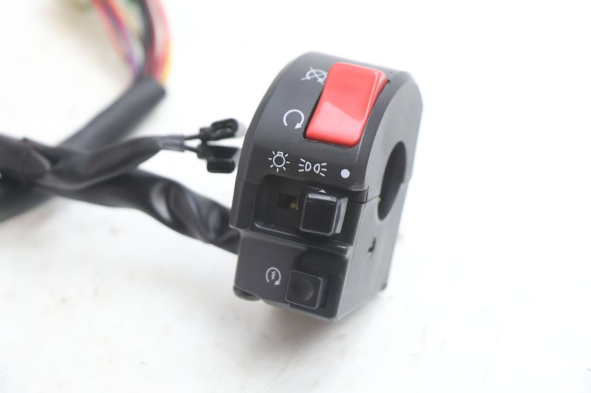 photo de COMUTADOR DIREITO KAWASAKI ZX-6R ZX6R 600 (2000 - 2002) - Detalhe da peça