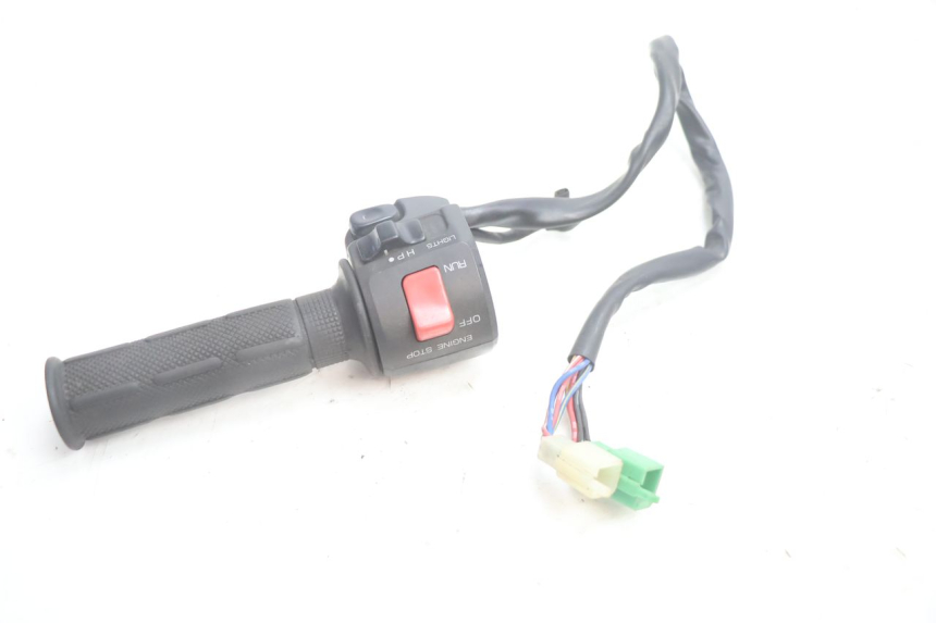 photo de COMANDO DIREITO KAWASAKI ZX-6R ZX6R 600 (1995 - 1997) - Outro ângulo de visão