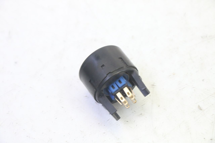 photo de INTERRUPTOR DE LUZES DE EMERGÊNCIA ADIVA AD3 300 (2014 - 2020) - Zoom do estado de desgaste