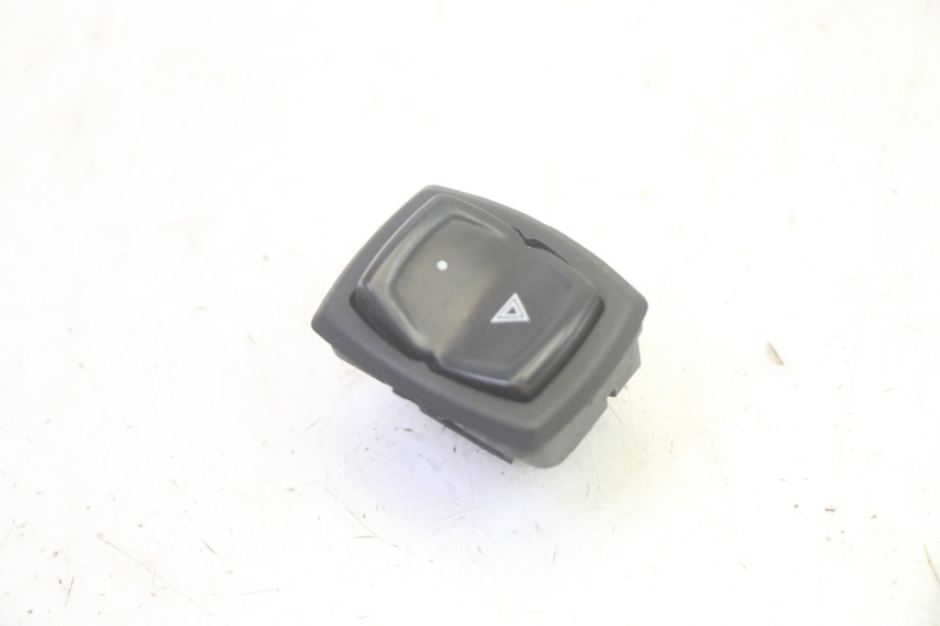 photo de COMUTADOR DE LUZES DE EMERGÊNCIA PEUGEOT DJANGO 4T 50 (2014 - 2019) - Detalhe da peça