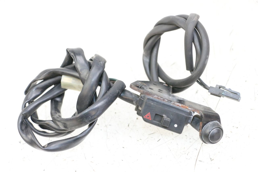 photo de COMUTADOR DE LUZES DE EMERGÊNCIA YAMAHA FJR ABS 1300 (2006 - 2012) - Vista principal
