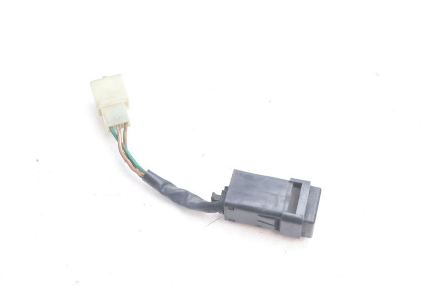photo de INTERRUPTOR DE LUZES DE EMERGÊNCIA YAMAHA FJR 1300 (2001 - 2005) - Zoom do estado de desgaste