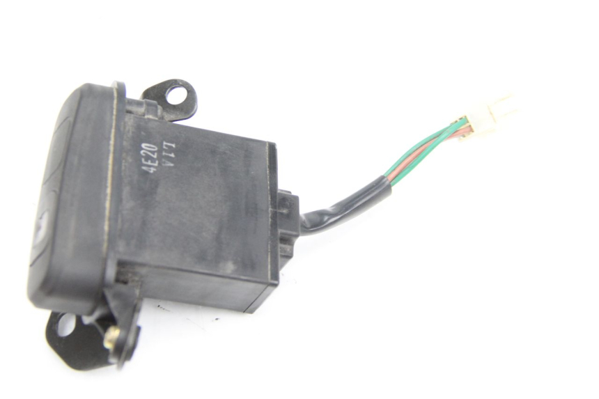 photo de COMUTADOR DE LUZES DE EMERGÊNCIA SYM GTS EFI ABS 125 (2012 - 2016) - Zoom do estado de desgaste