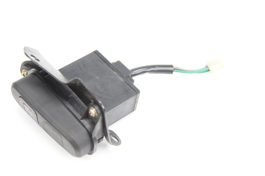 photo de COMUTADOR DE LUZES DE EMERGÊNCIA SYM GTS EFI ABS 125 (2012 - 2016) - Outro ângulo de visão