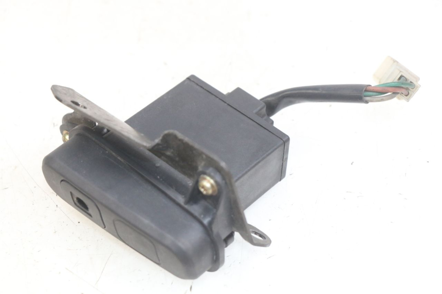 photo de COMUTADOR DE LUZES DE EMERGÊNCIA SYM GTS EFI 125 (2012 - 2016) - Detalhe da peça