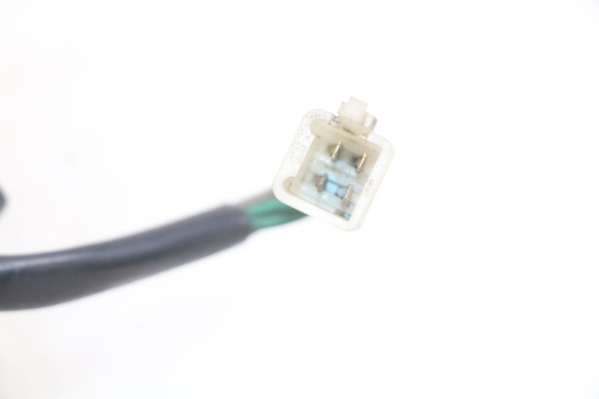 photo de COMUTADOR DE LUZES DE EMERGÊNCIA SYM GTS EFI 125 (2012 - 2016) - Zoom do estado de desgaste