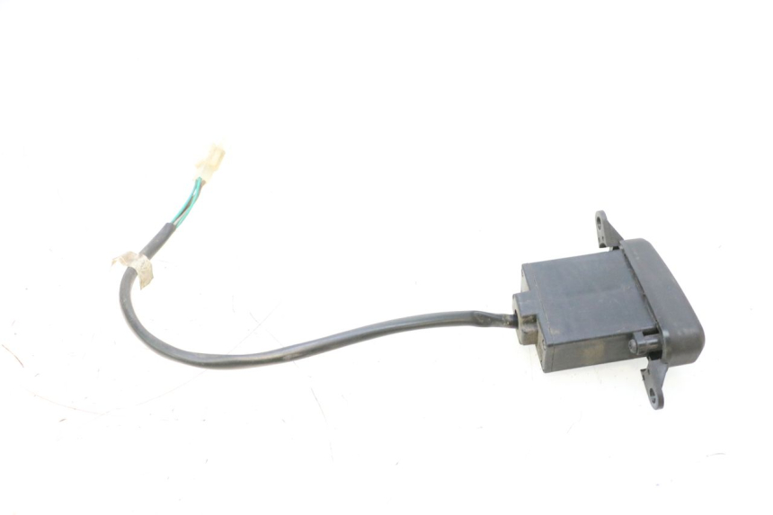 photo de COMUTADOR DE LUZES DE EMERGÊNCIA SYM GTS EVO 125 (2009 - 2013) - Zoom do estado de desgaste