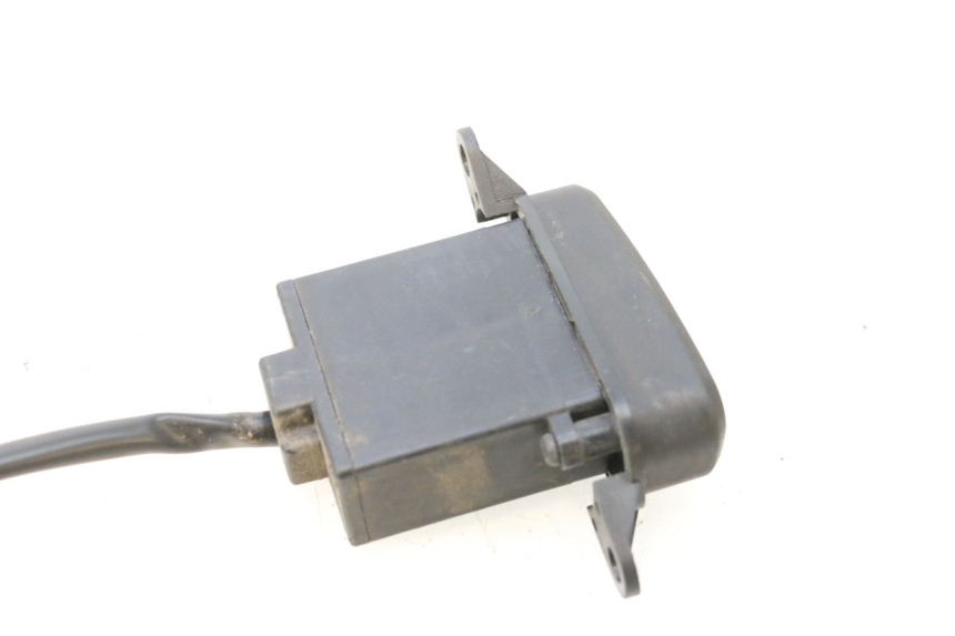 photo de COMUTADOR DE LUZES DE EMERGÊNCIA SYM GTS EVO 125 (2009 - 2013) - Outro ângulo de visão