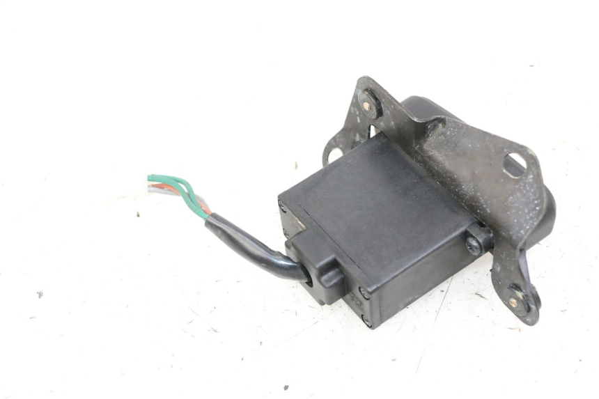 photo de COMUTADOR DE LUZES DE EMERGÊNCIA SYM JOYMAX 125 (2010 - 2017) - Outro ângulo de visão