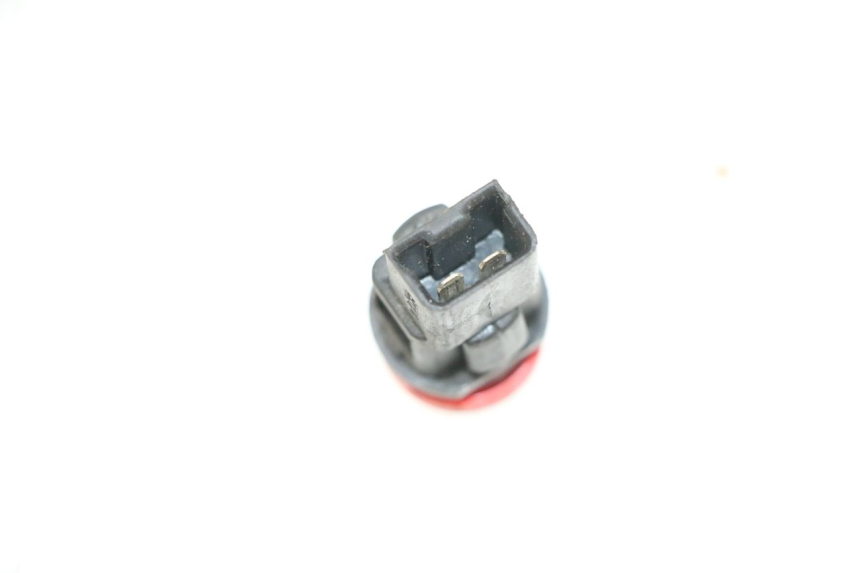 photo de COMUTADOR DE LUZES DE EMERGÊNCIA PIAGGIO MP3 HPE 300 (2019 - 2026) - Detalhe da peça