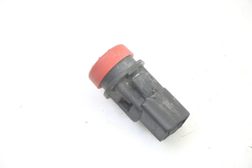 photo de COMUTADOR DE LUZES DE EMERGÊNCIA PIAGGIO MP3 LT 400 (2007 - 2012) - Zoom do estado de desgaste