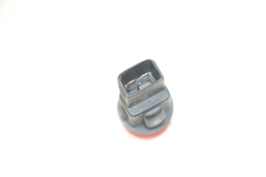 photo de COMUTADOR DE LUZES DE EMERGÊNCIA PIAGGIO MP3 LT 300 (2010 - 2016) - Detalhe da peça