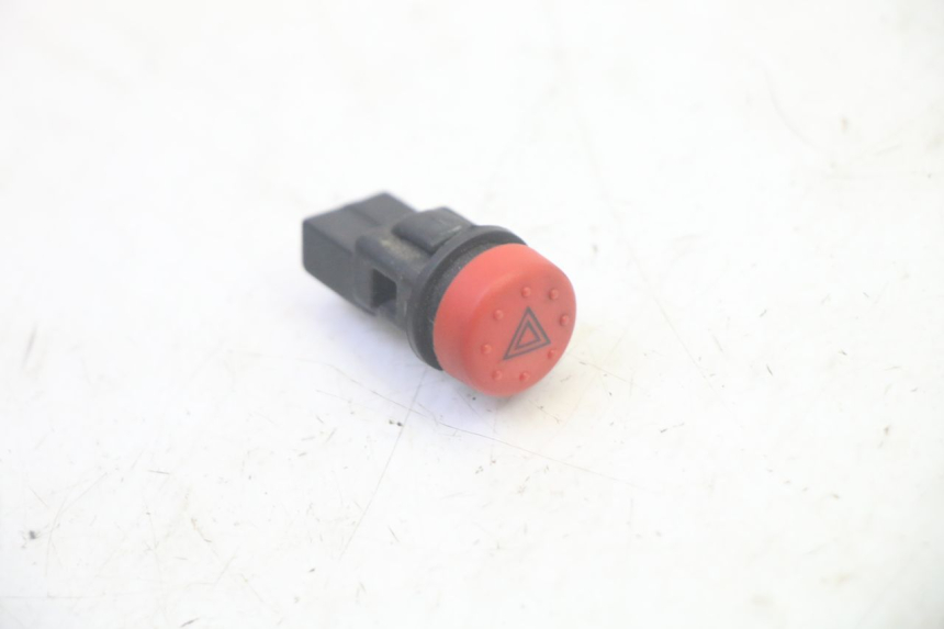 photo de COMUTADOR DE LUZES DE EMERGÊNCIA PIAGGIO MP3 LT 400 (2007 - 2012) - Detalhe da peça