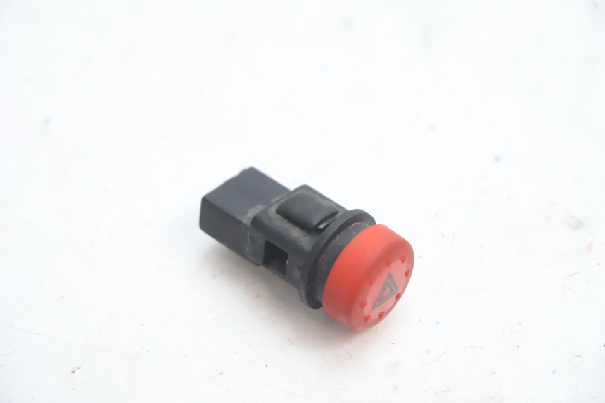 photo de COMUTADOR DE LUZES DE EMERGÊNCIA PIAGGIO MP3 LT 400 (2007 - 2012) - Detalhe da peça